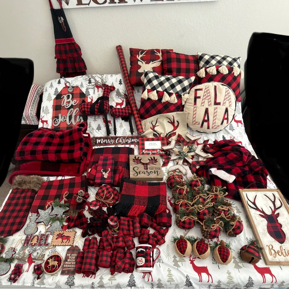 Buffalo Plaid Christmas Decor Set